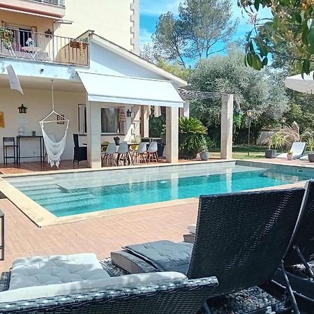Les Canyes Cottage, Private Villa Resort Piera Exterior photo