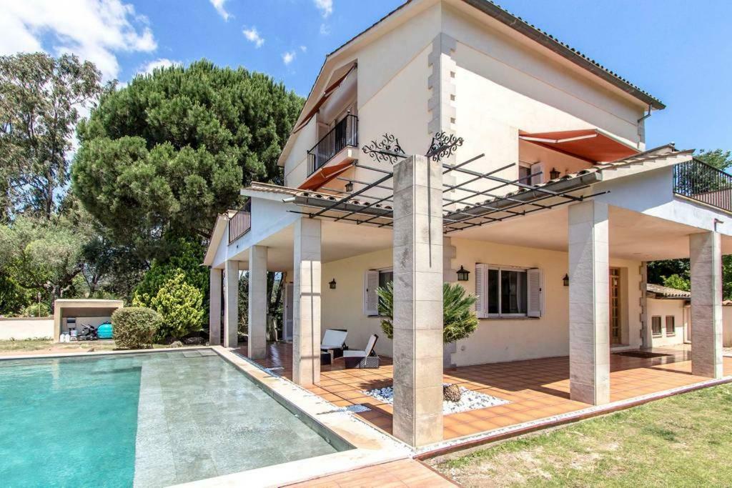 Les Canyes Cottage, Private Villa Resort Piera Exterior photo