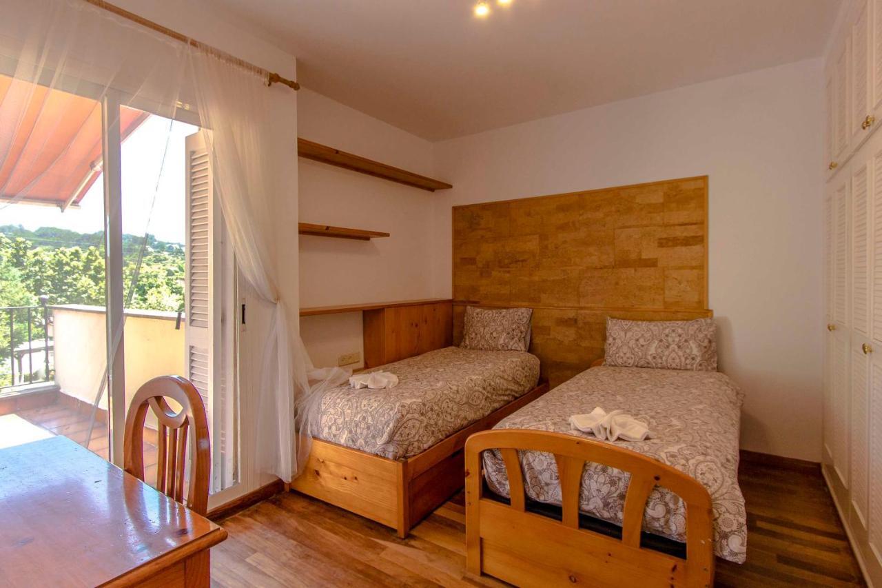 Les Canyes Cottage, Private Villa Resort Piera Exterior photo